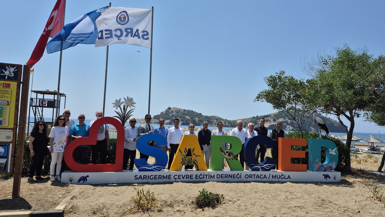 SARÇED Plajı 20. kez mavi bayrakla ödüllendirildi