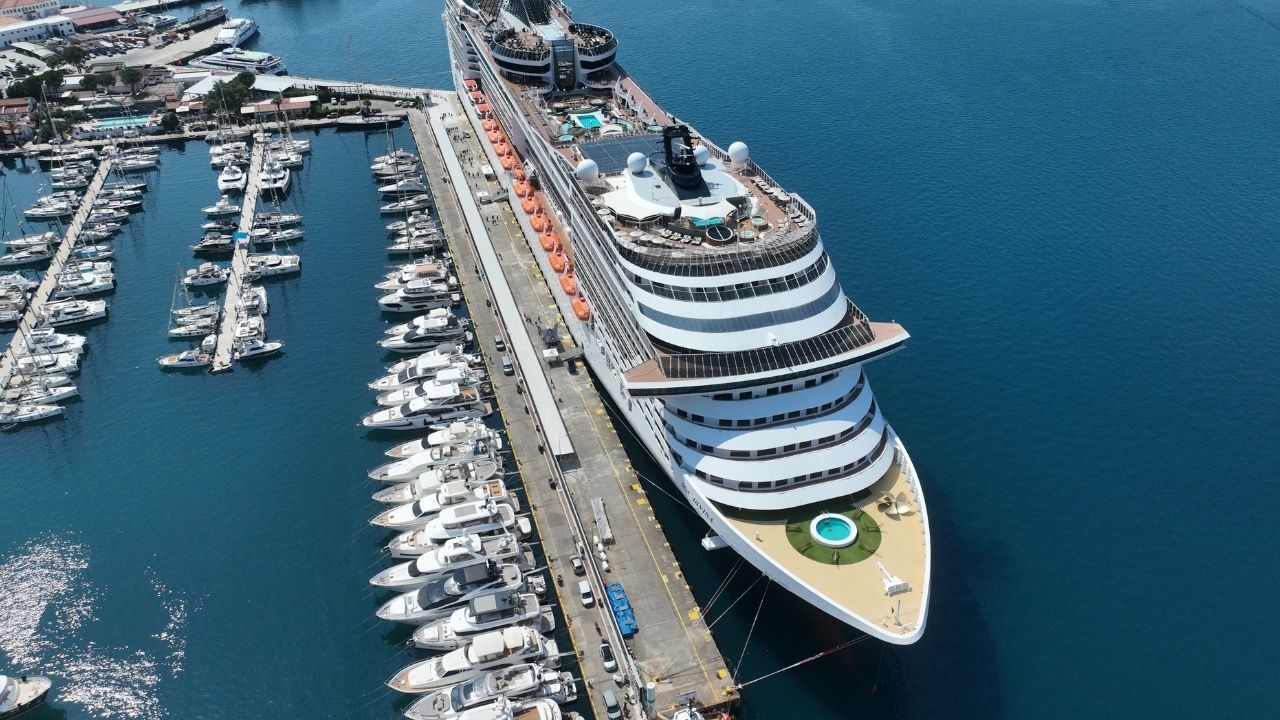 Marmaris'e "MSC Divina" kruvaziyeriyle 3 bin 899 t