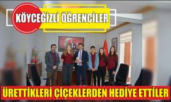 Köyceğizli öğrenciler ürettikleri çiçeklerden hediye ettiler