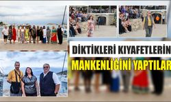 Diktikleri kıyafetlerin mankenliğini yaptılar