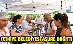Fethiye Belediyesi aşure dağıttı