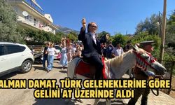 Alman damat, Türk geleneklerine göre gelini at üzerinde aldı