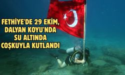 Fethiye'de 29 Ekim, Dalyan Koyu'nda su altında coşkuyla kutlandı