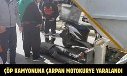 Çöp kamyonuna çarpan Motokurye yaralandı