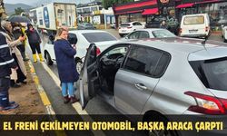 El freni çekilmeyen otomobil, başka araca çarptı