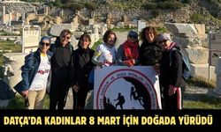 Datça’da kadınlar 8 Mart için doğada yürüdü
