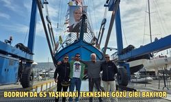 Bodrum'da 65 yaşındaki teknesine gözü gibi bakıyor