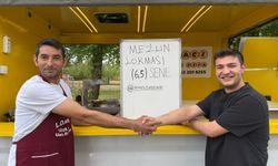 Üniversiteden 6,5 yıl sonra mezun olunca kredi çekip lokma döktürdü