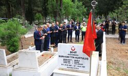 Vali Akbıyık, Kurban Bayramı nedeniyle şehitliği ziyaret etti