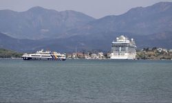 "Allura" isimli kruvaziyer Fethiye Körfezi'ne demirledi