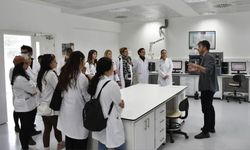 Öğrenciler ileri analiz yöntemlerini laboratuvarda inceledi
