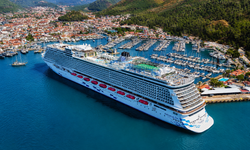 Marmaris'e "Aroya" kruvaziyeri 1820 turist getirdi