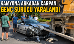 Kamyona arkadan çarpan genç sürücü yaralandı