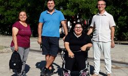 Muğlalı bedensel engelli Yasemin iki bölümü birden bitirerek "çifte gurur" yaşattı
