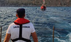 Arızalanan yat, Sahil Güvenlik ekipleri tarafından kurtarıldı