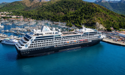 Lüks kruvaziyer "Azamara Onward" Marmaris'e 649 turistle geldi