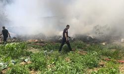 Saman balyalarından başlayan yangın eve sıçradı