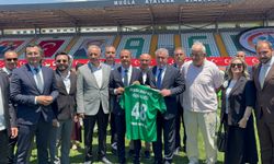 Bakan Bak, Menteşe Atatürk Stadı’nda incelemelerde bulundu