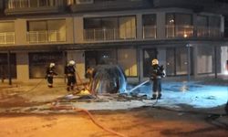 Dalaman'da park halindeki elektrikli araç alev alev yandı