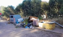 Bahçe atıkları ve molozlar Marmaris'i çöplüğe çeviriyor