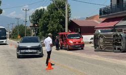 Muğla'da iki otomobilin çarpışma anı güvenlik kamerasında