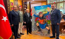 Muğla’nın Zeybek Kültürünü Yansıtan Tablo, Devlet Bahçeli’ye Takdim Edildi