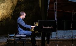 23. Uluslararası Gümüşlük Müzik Festivali'nde Portekizli piyanist Vasco Dantas konser verdi