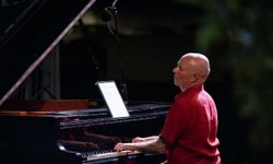 23. Uluslararası Gümüşlük Müzik Festivali'nde İngiliz piyanist Charles Owen konser verdi