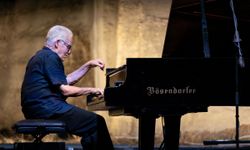 23. Uluslararası Gümüşlük Müzik Festivali'nde ABD'li piyanist Craig Sheppard konser verdi