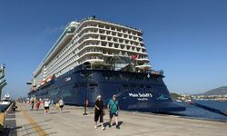 "Mein Schiff 5" kruvaziyeri 2 bin 756 yolcusuyla Bodrum'a geldi