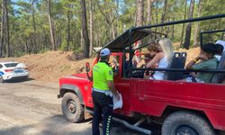 Marmaris’te cip safari araçlarına denetimde yakalanan alkollü sürücüye işlem uygulandı