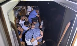Gökova Körfezinde yelkenli teknede 40 düzensiz göçmen ve 2 göçmen kaçakçısı yakalandı