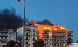 Milas’ta 5 katlı binanın çatısında yangın