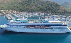"Astoria Grande" kruvaziyeri 398 yolcusuyla Marmaris'e geldi