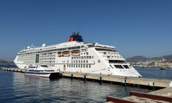 Bodrum'a "Europa 2" kruvaziyeriyle 480 turist geldi