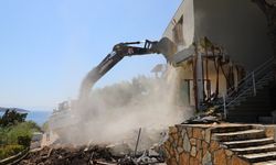 Bodrum’da kaçak yapılarda yıkım çalışmaları sürüyor