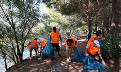 Marmaris'te kuruvaziyer personelinden örnek çevre duyarlılığı