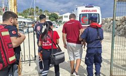 Datça’da gezi teknesinde rahatsızlanan vatandaşa tıbbi tahliye