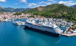 "Azamara Onward" kruvaziyeri Marmaris'e 668 turist getirdi