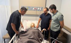 Marmaris Devlet Hastanesi’nde 93 yaşındaki hastaya başarılı göz ameliyatı