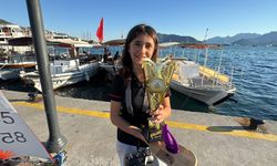 Küçük yaşına rağmen, şampiyonluk kupasını Marmaris’e getirdi