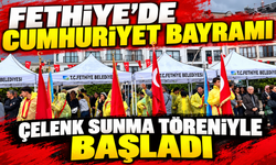 Fethiye'de Cumhuriyet Bayramı coşkusu çelenk sunma töreniyle başladı