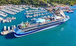 "Marella Discovery" kruvaziyeri Marmaris'e 1731 turist getirdi