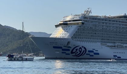 "Aroya" kruvaziyeri Marmaris'e 3 bin 210 turist getirdi