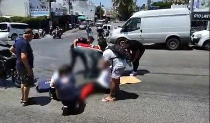 Bodrum'da AVM Girişinde Kaza: Otomobil ile Motosiklet Çarpıştı, 1 Yaralı