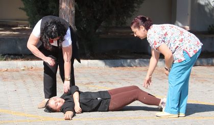 Fethiye Devlet Hastanesi’nde deprem tatbikatı gerçeğini aratmadı