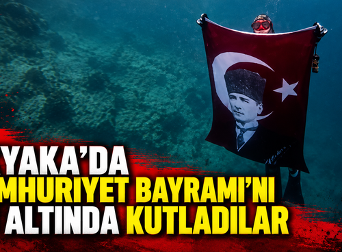 Akyaka’da Cumhuriyet Bayramı’nı su altında kutladılar