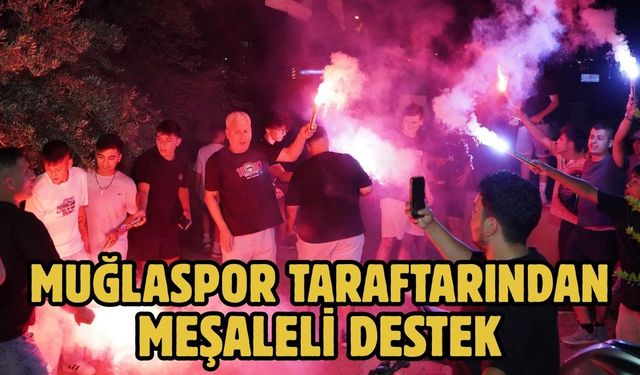 Muğlaspor taraftarından meşaleli destek