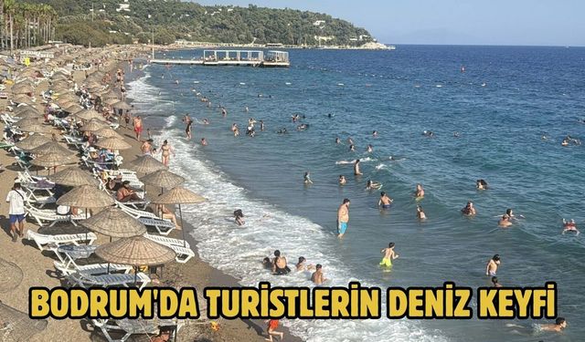 Bodrum'da turistlerin deniz keyfi