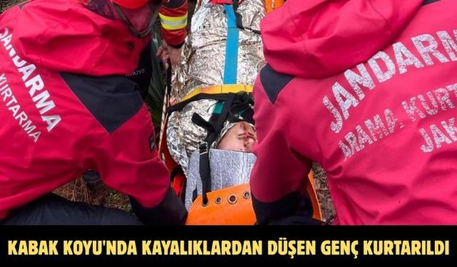 Kabak Koyu'nda kayalıklardan düşen genç kurtarıldı